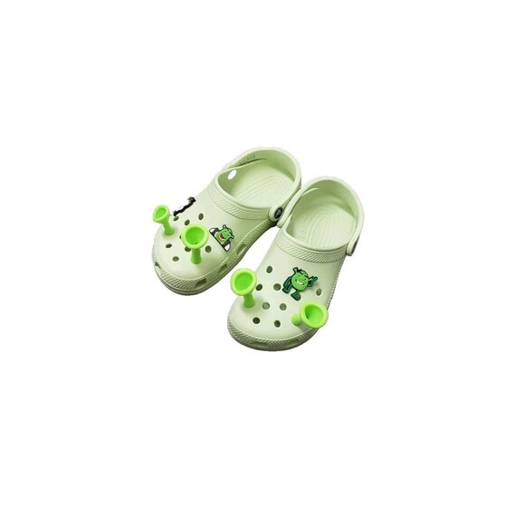 Green Crocs – SHREK CHARMS WOMEN'S 5 MEN'S 7 - Picture 2 of 6
